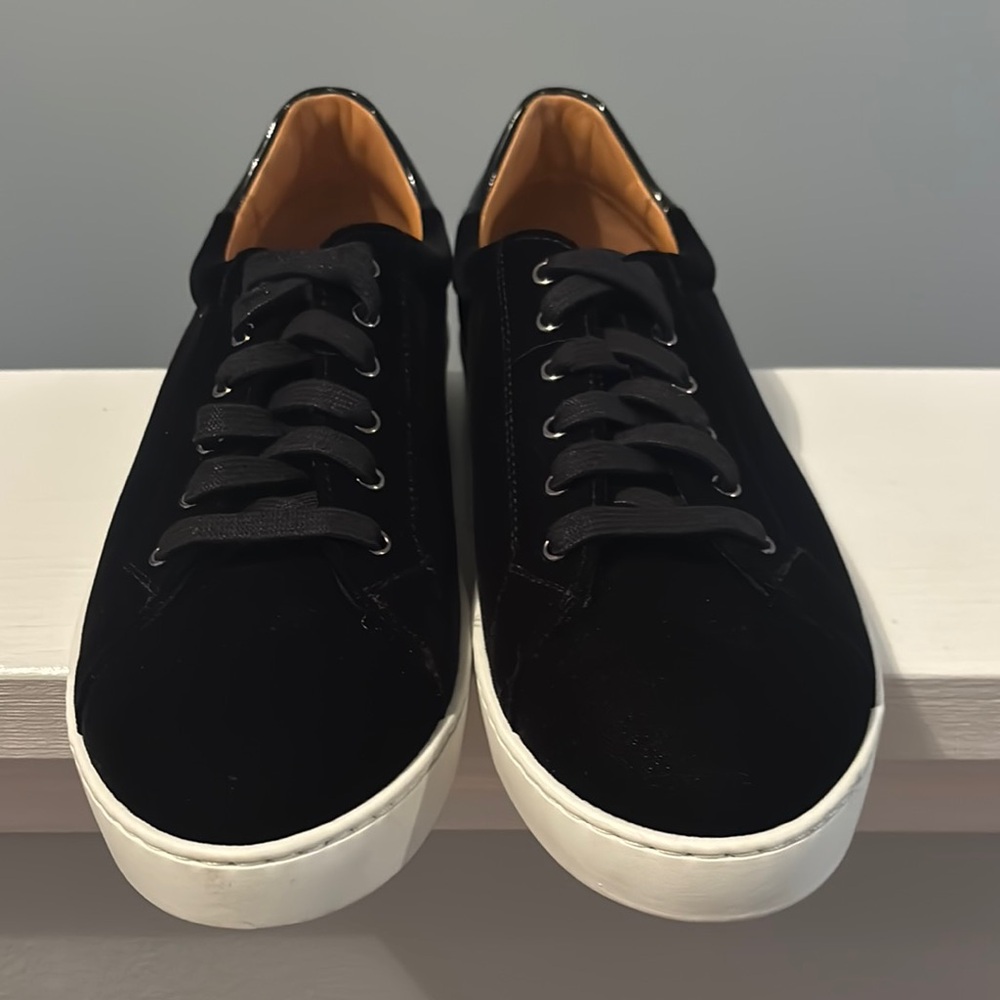 Magnanni Sleek Black Men's Sneakers
